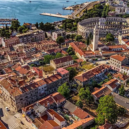 In - Istrien 53390 Póla