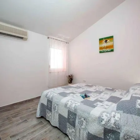 Apartment In - Istrien 53390 Pula